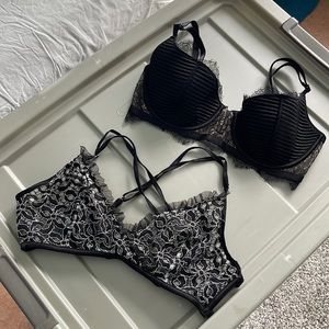 2 VS 34D cute bras